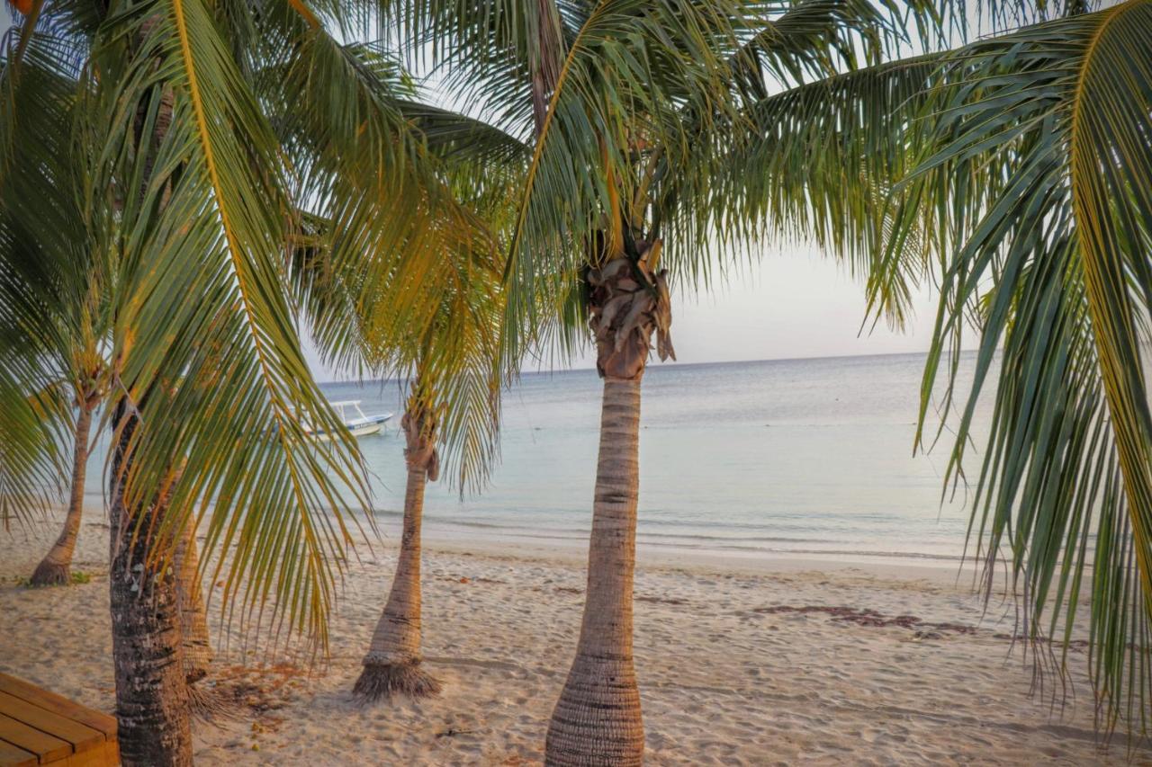 Hotel Posada Seremein ,West Bay ,Roatan ภายนอก รูปภาพ