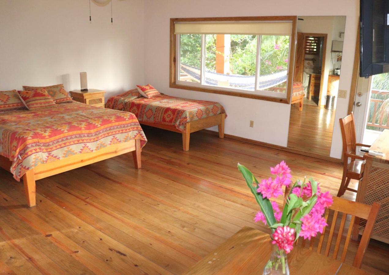 Hotel Posada Seremein ,West Bay ,Roatan ภายนอก รูปภาพ