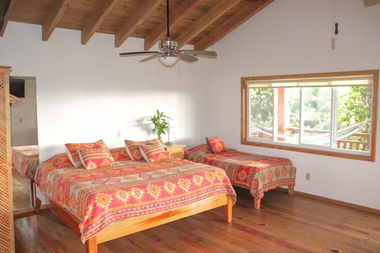 Hotel Posada Seremein ,West Bay ,Roatan ภายนอก รูปภาพ