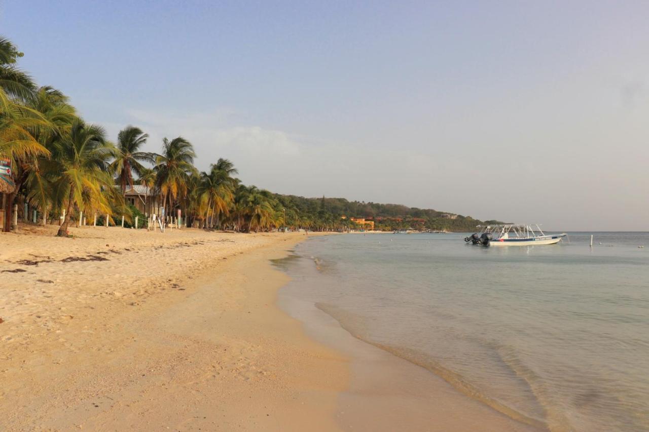 Hotel Posada Seremein ,West Bay ,Roatan ภายนอก รูปภาพ