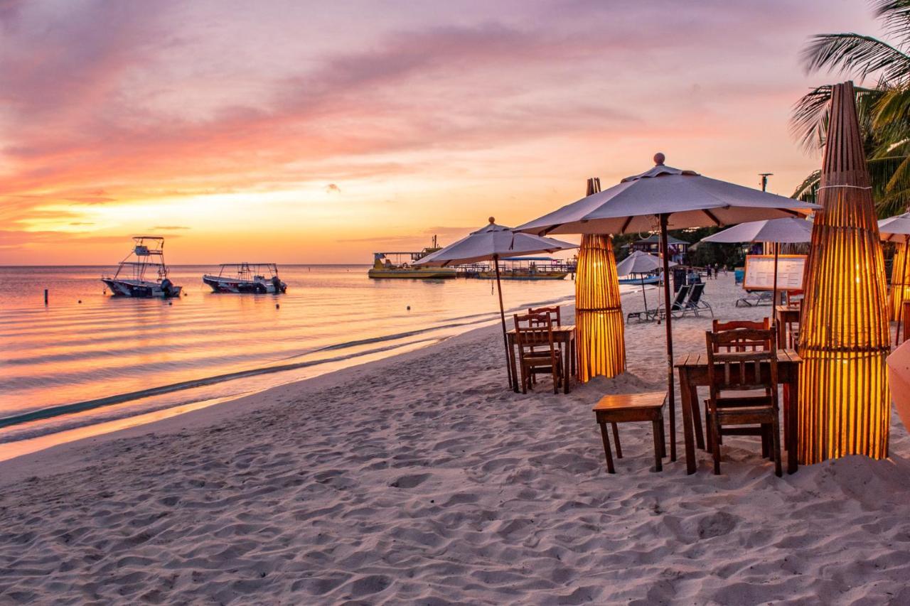 Hotel Posada Seremein ,West Bay ,Roatan ภายนอก รูปภาพ